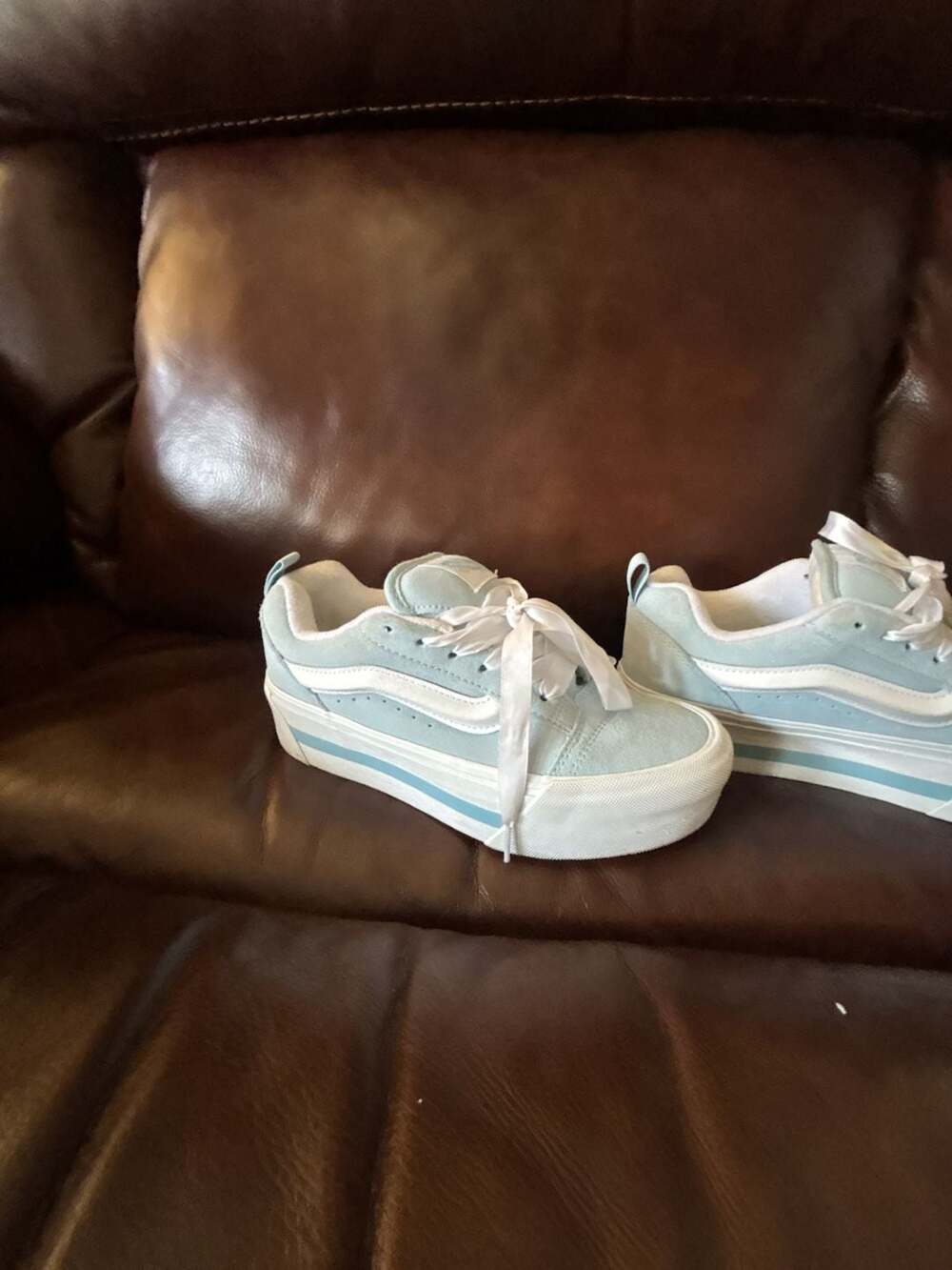 Vans - Picture 4 of 8